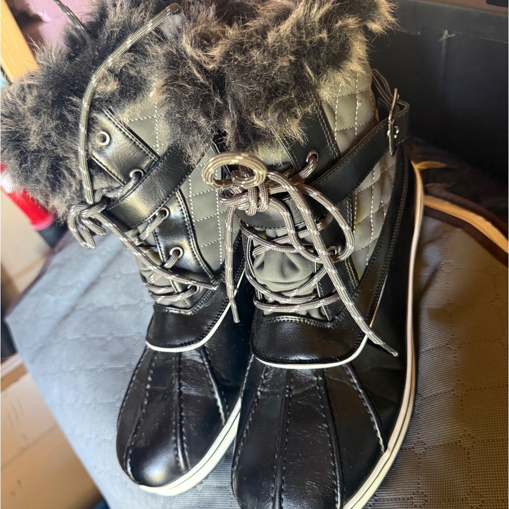 Men's Quilted Black and Gray Snow Boots